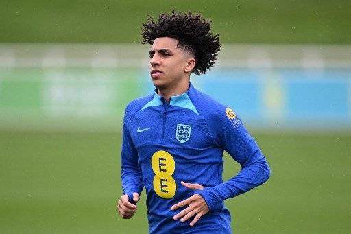 Southgate Angkat Jempol untuk Pemain Muda Rico Lewis