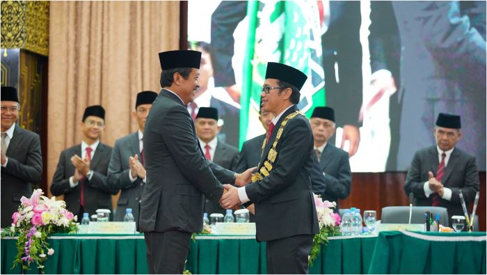 Sah Dilantik! Efa Yonnedi Jadi Rektor Unand Periode 2023-2028