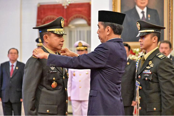 Momen Jokowi Lantik Agus Subiyanto sebagai Panglima TNI