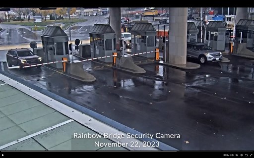 Mobil Tabrak Jembatan Niagara dan Meledak, Dua Orang Tewas