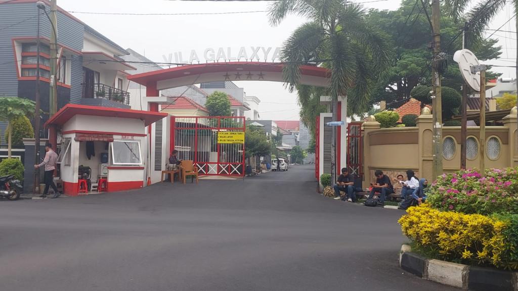 Usai Jadi Tersangka, Rumah Firli di Bekasi Masih Dijaga Ketat