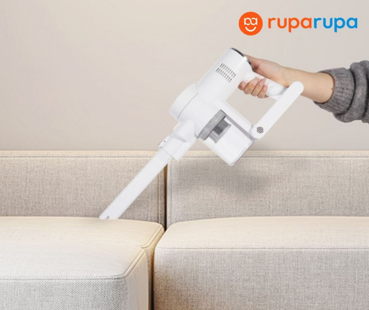 4 Langkah Membersihkan Noda Makanan pada Sofa Kain