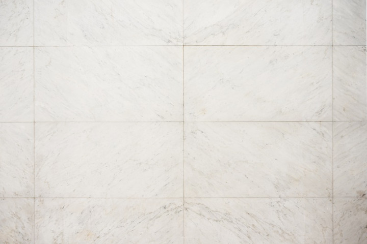 Lantai Keramik di Rumah Terangkat? Coba Perbaiki dengan Cara Ini