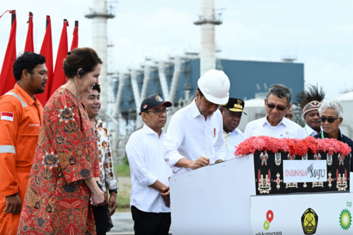 Momen Presiden Resmikan PSN Tangguh Train 3 di Teluk Bintuni