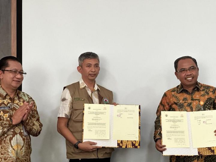 Pos Indonesia dan Kemendesa PDTT Sepakati Kerja Sama Perkuat Bumdes dan Pengembangan Desa