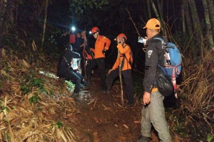Seorang Pendaki Gunung Tampusu Alami Patah Kaki saat Hendak Turun