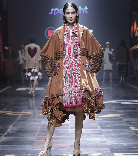 Inovasi Wastra Tradisional Karya LaSalle College Jakarta di Panggung SPOTLIGHT 2023