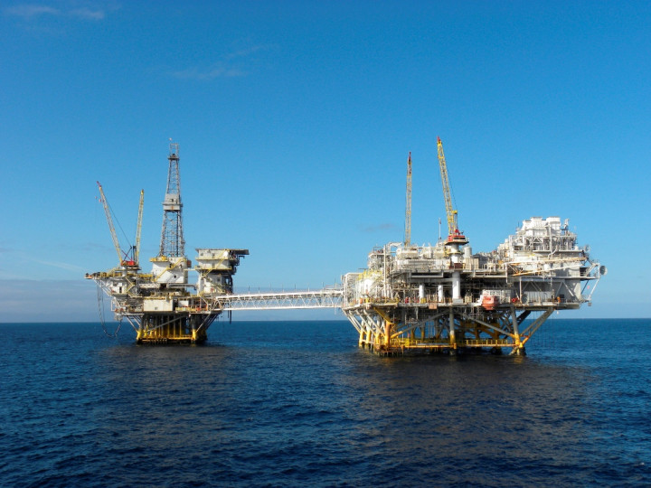 Harga Minyak Dunia Ambles di Tengah Penantian Pertemuan OPEC+