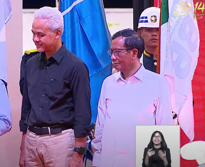 Ganjar-Mahfud tak Kompak dalam Berpakaian