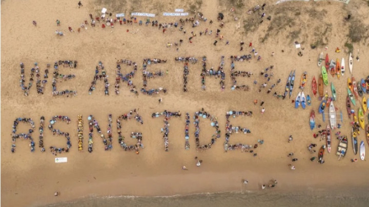 Lebih dari 109 Aktivis Ditangkap Polisi di Pelabuhan Batu Bara Australia