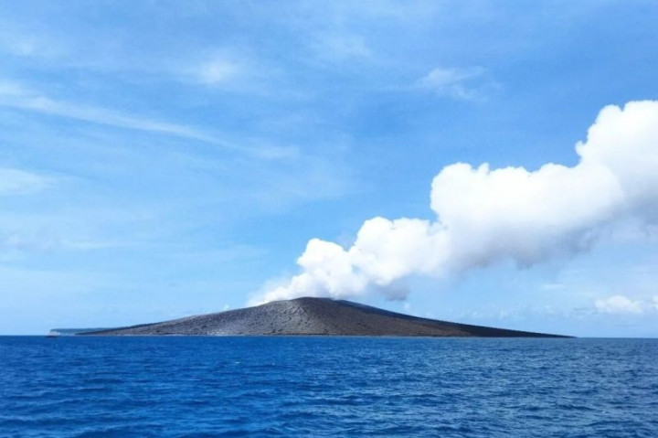 Gunung Anak Krakatau Meletus 10 Kali Hari Ini