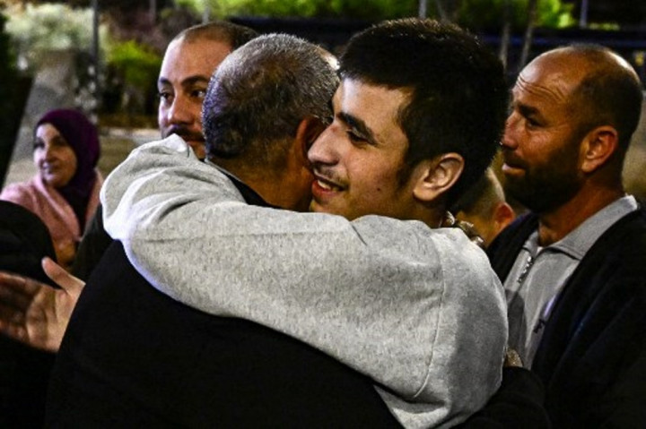 Israel Bebaskan 33 Tahanan Palestina di Hari Keempat Gencatan Senjata