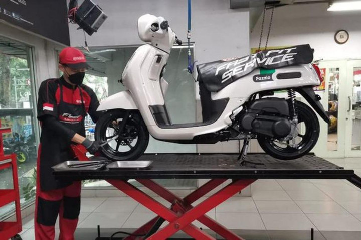 Jangan Takut! Rutin Ganti Oli Motor Beri Banyak Manfaat