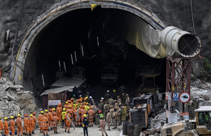 Setelah Terjebak 17 Hari, 41 Pekerja Tambang India Diselamatkan
