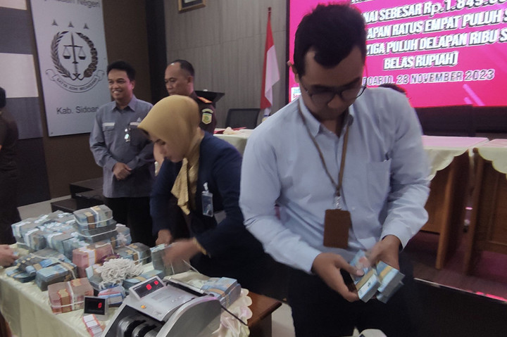 Kejari Sidoarjo Sita Uang Dugaan Korupsi di PDAM Rp1,849 Miliar