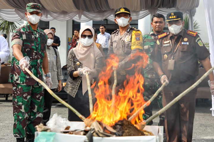 Kejari Pematang Siantar Musnahkan Barang Bukti Narkoba dan Oharda dari 47 Perkara