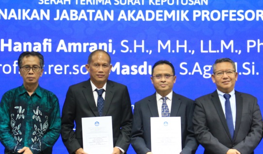UII Tambah 2 Profesor Baru, Rektor Ingatkan Kebebasan Saintifik