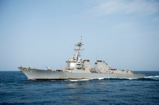 Pasukan Houthi  Tembak Rudal Balistik ke Kapal Perang AS, USS Mason