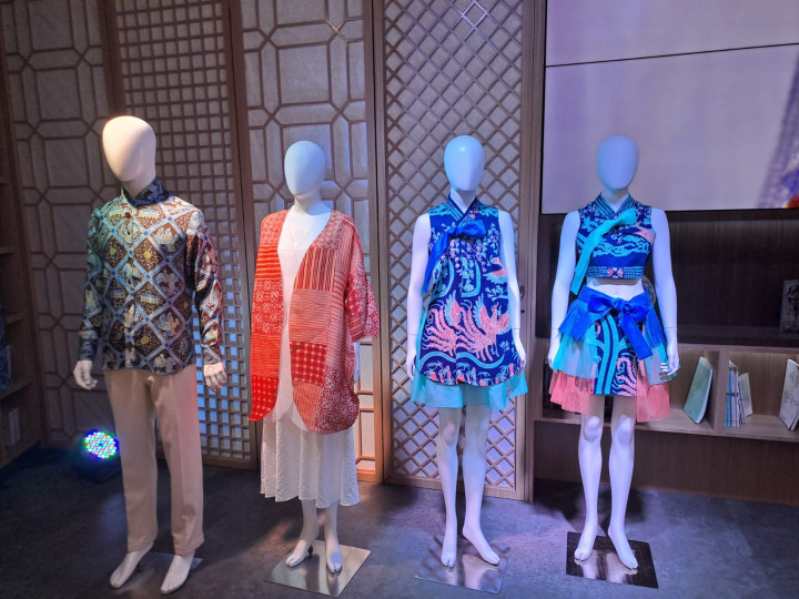 Ketika Batik Indonesia Bersatu dengan Kain Sutra Korea Selatan