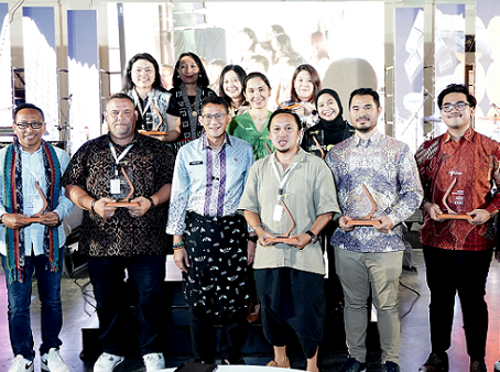 Sandiaga Uno dan para pemenang Wonderful Indonesia Co-Branding Awards 2023. (Foto: Dok. Istimewa)