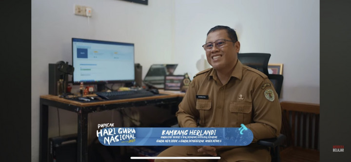 26 Tahun Mengabdi, Bambang Akhirnya Jadi Guru PPPK