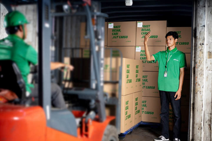 J&T Cargo Sokong Pertumbuhan Industri Konstruksi Indonesia