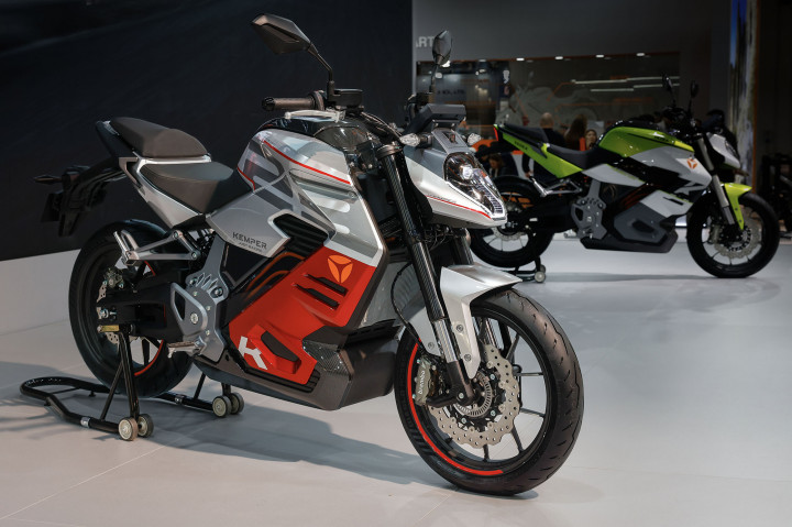Sportbike Yadea Kemper, Cuma Butuh Ngecas 10 Menit