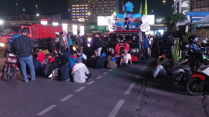 Aksi Buruh di Bekasi Masih Berlangsung, Polisi Terjunkan Ratusan Personel