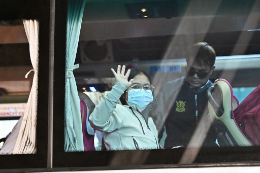 Warga Thailand yang tiba di Bangkok usai dibebaskan Hamas. Foto: AFP