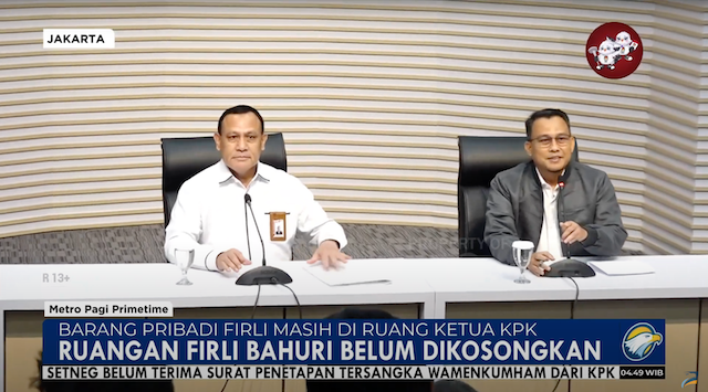 Sudah Dinonaktifkan, Firli Bahuri Belum Bereskan Barang Pribadi di Ruang Kerjanya