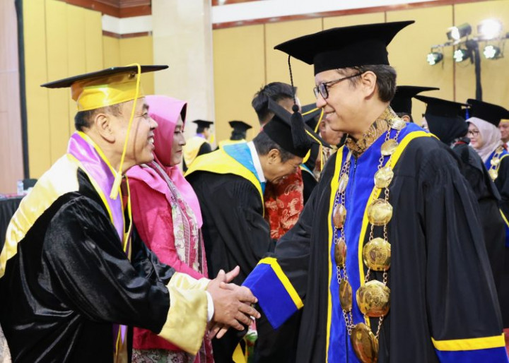 Poltekkes Punya 6 Guru Besar Baru, Ini 3 Pesan Menkes