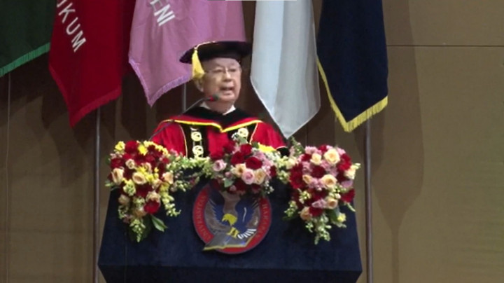 UPH Wisuda 1.728 Lulusan, Ini Pesan Rektor