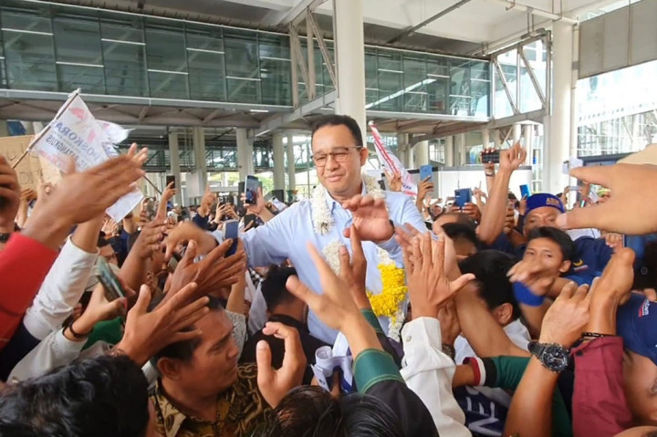Tiba di Sumut untuk Kampanye, Anies Disambut Emak-emak