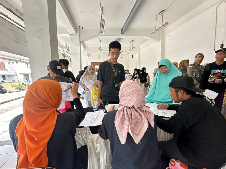 KPM di Bandung Mulai Terima Bansos PKH dan Sembako Triwulan ke-4 di Kantorpos