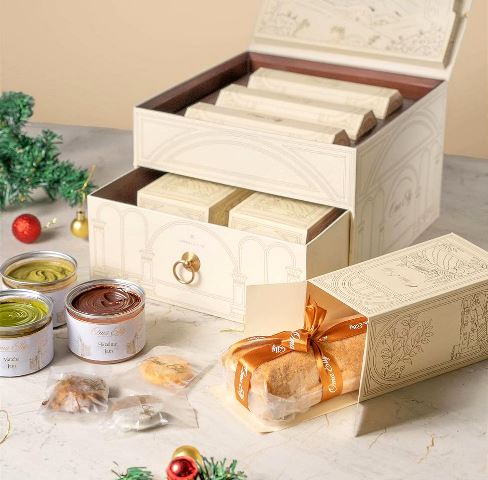 Blibli melalui event Blibli Festive Delights memberikan inspirasi hampers Natal dan tahun baru. (Foto: Dok. Instagram Oma Elly/@omaelly.id)