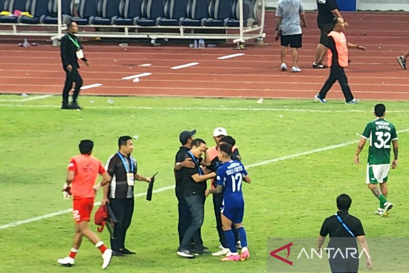 Bos PSIS Semarang Terluka saat Ricuh Suporter di Stadion Jatidiri