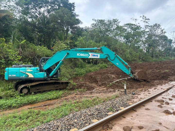 10 Perjalanan Kereta Lintas Selatan Dialihkan ke Jalur Utara Imbas Longsor