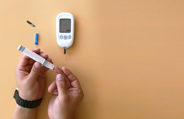 Diabetes melitus adalah penyakit yang dapat menyerang semua golongan usia, termasuk anak muda. (Foto: Ilustrasi/Dok. Unsplash.com)