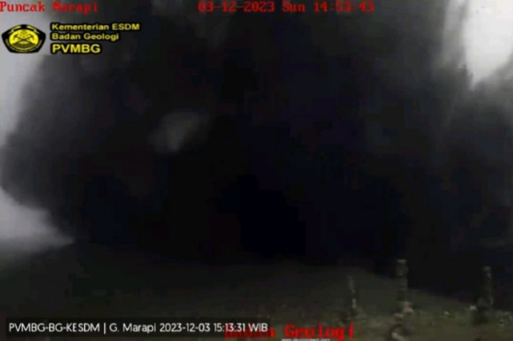 Kemarin, 11 Pendaki Gunung Marapi Tewas hingga Longsor Tutup Jalur KA