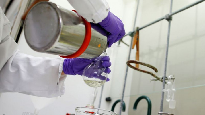 Gibran Salah Ucap Sebut Ibu Hamil  Butuh Asam Sulfat, Emang Itu Zat Apa?