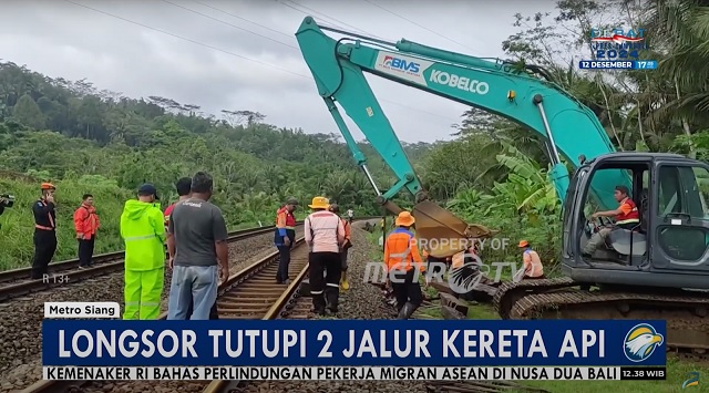 24 Kereta Terdampak Longsor Tutup Rel di Banyumas, KAI Rekayasa Operasional