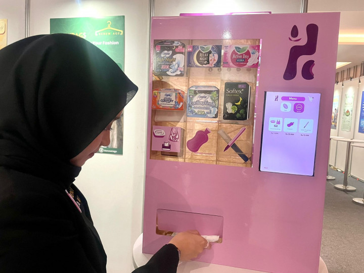 HER, Ide Bisnis Vending Machine Khusus Produk Sanitasi Perempuan Gagasan Mahasiswa UI