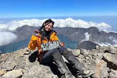 Klarifikasi Wendy Walters Dikira Mendaki Gunung Marapi Sumbar