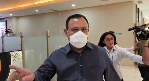 Ternyata Ini Alasan Firli Bahuri Gunakan Masker saat Diperiksa di Bareskrim