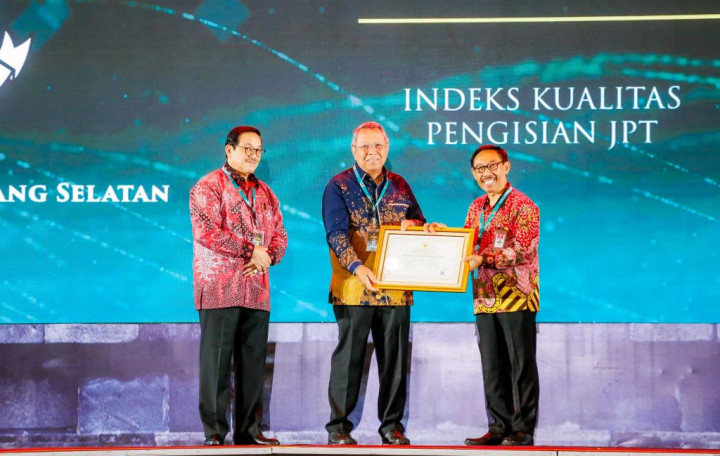 Pemkot Tangsel Raih 2 Penghargaan Predikat Tertinggi di Ajang Anugerah Meritokrasi KASN Tahun 2023