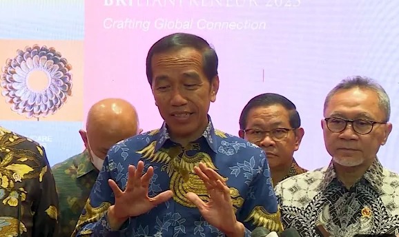 Jokowi Bantah Buntuti Kampanye Ganjar Pranowo