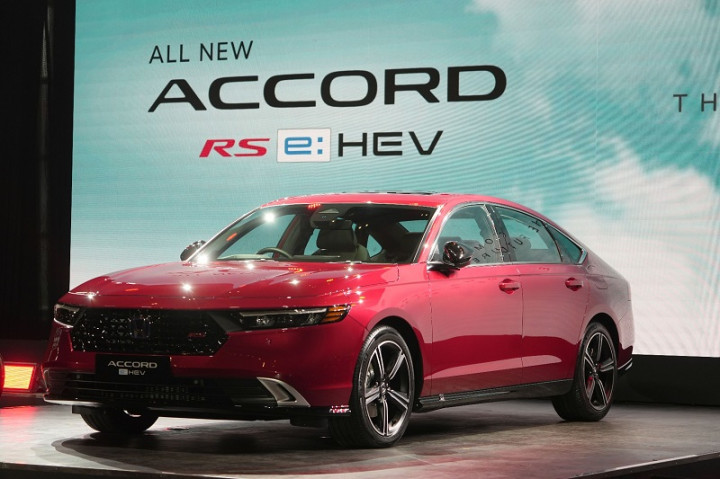 Honda Accord RS Hybrid Meluncur, Dibanderol Rp959,5 Juta