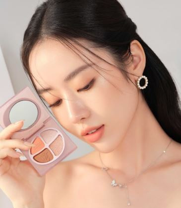 Dream Chaser Quad Eyeshadow barenbliss. (Foto: Dok. barenbliss)