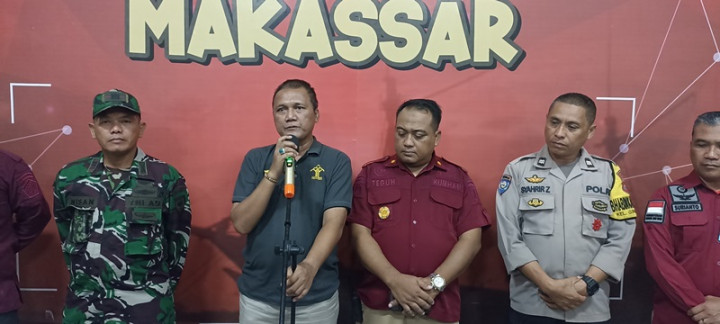 Razia Lapas, Petugas Sita Benda Tajam di  Makassar