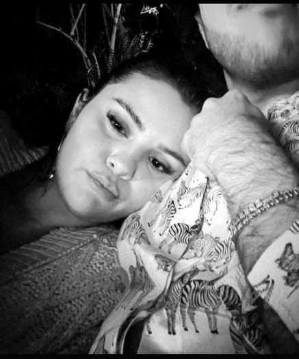 Unggah Foto Mesra, Selena Gomez Konfirmasi Pacaran dengan Benny Blanco?